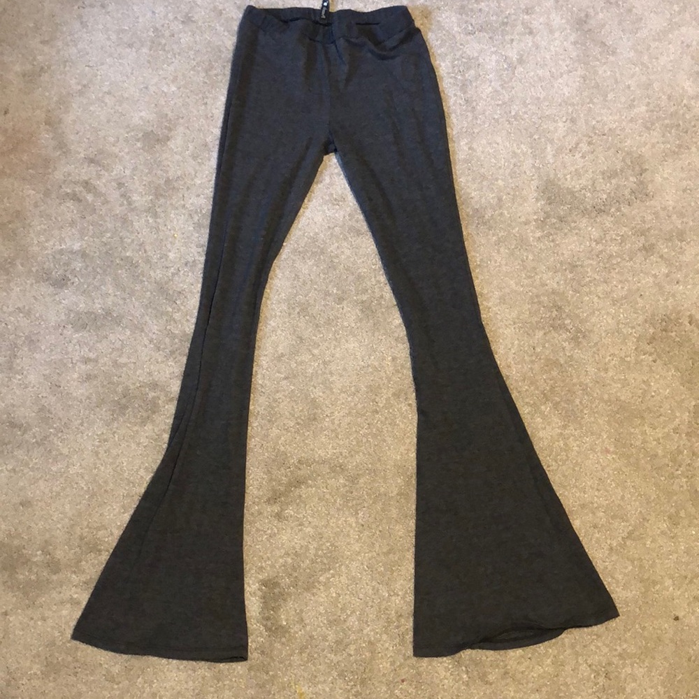 Grey Bootleg Boutique Leggings from Pomelo